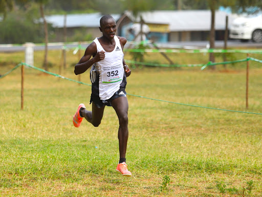 Shadrack Kipchirchir on his way to winning the senior men's event.