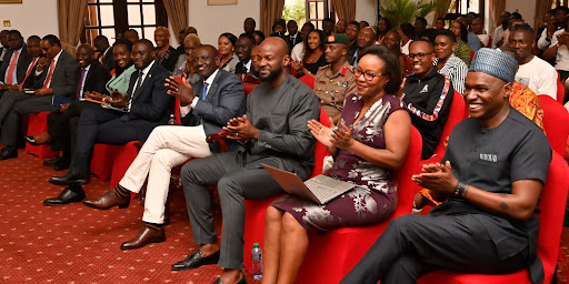 Nairobi Governor Johnson Sakaja, President Ruto, YouTube MD Emerging Markets EMEA Alex Okosi, Google country director Agnes Gathaiya  and Google director of government affairs and public policy for Sub-saharan Africa Charles Murito 